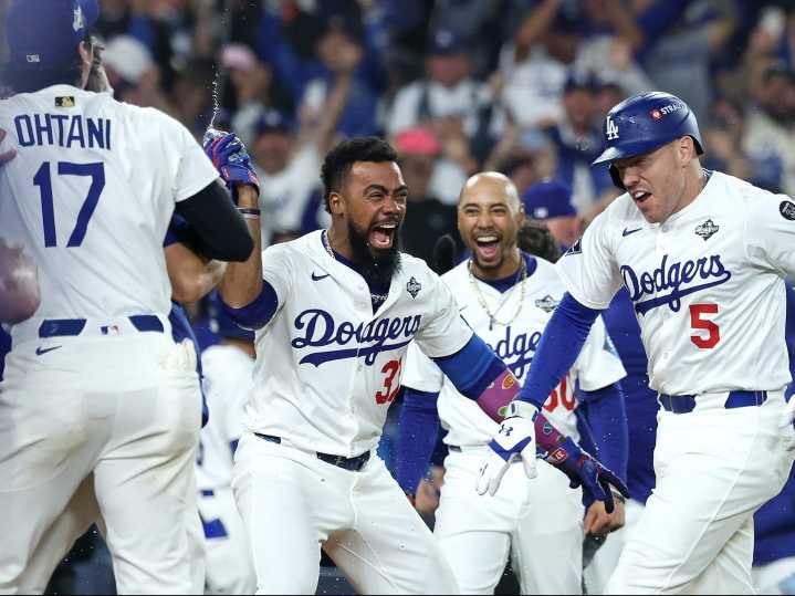 Blue Jays fall to Dodgers in 18 innings in Game 3 of the World Series