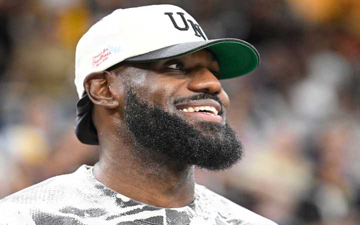 La "decisión" de LeBron James resulta un truco publicitario; recibe ola de críticas