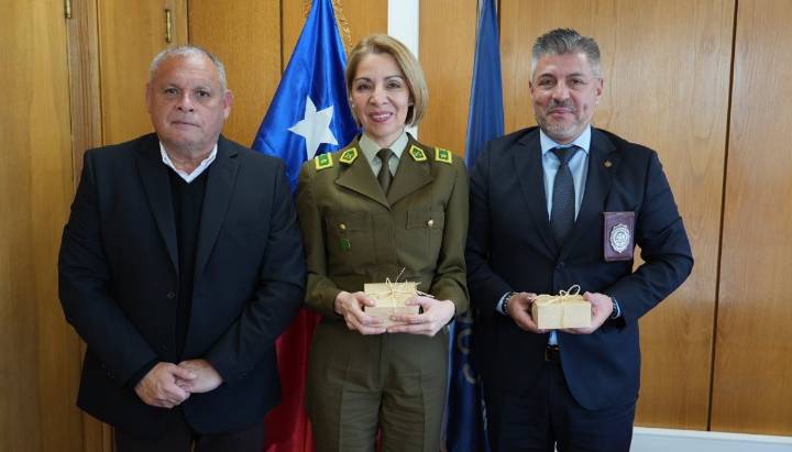 Jefes regionales de la PDI y Carabineros se reunieron con el gobernador Mundaca para avanzar en iniciativas de seguridad para 2026
