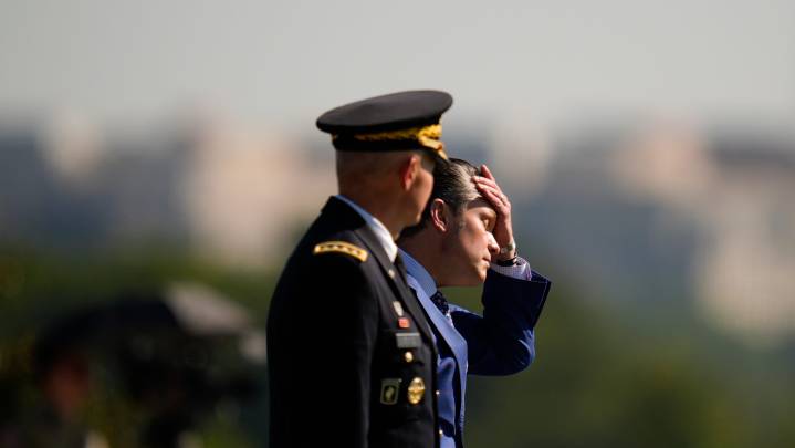 Troops will miss paychecks next week without action on the government shutdown