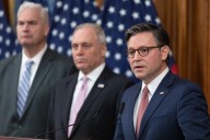 Federal workers' paychecks impacted as government shutdown continues
