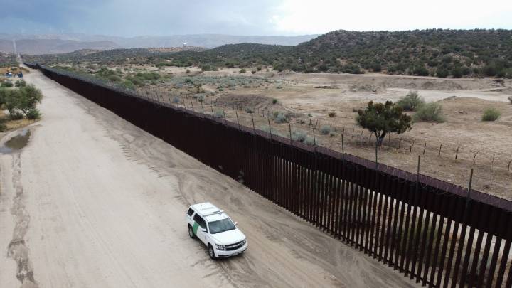 El DHS revela planes para construir casi 1.500 millas de muro fronterizo