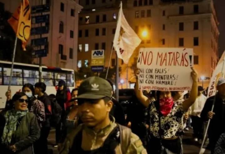Suspenden a tres generales tras la muerte de joven en las protestas