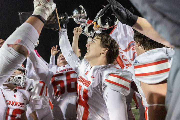 Stanwood football reclaims Stilly Cup in wild game against Arlington
