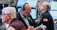 Markets today: U.S. stocks and gold sink