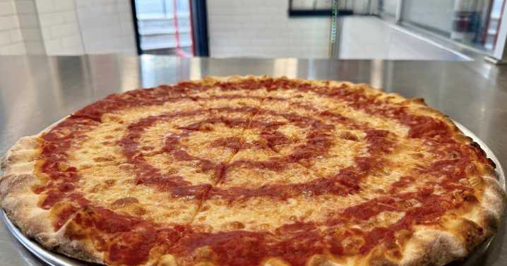Alex's Pizza in Roxborough is expanding to Jersey Shore with shop on Ocean City Boardwalk