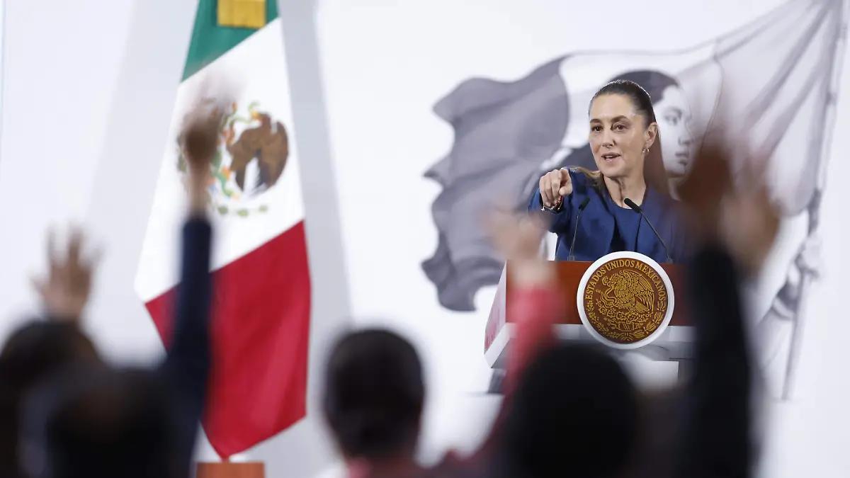 Sheinbaum va por quitar el fuero a diputados y senadores