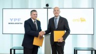 YPF y ENI firmaron el acuerdo para desarrollar un polo exportador de gas licuado