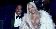 For Fans, Beyonce Is a 'Bombshell' in Her Daring Dress