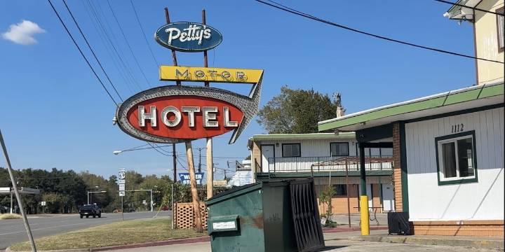 ‘Severe infestations’: City of Lufkin orders hotel closure citing insects, rodents, unstable structure