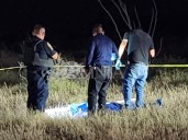 Localizan cuerpo envuelto en plástico en El Fresno