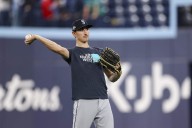 Mariners tag Kirby, Castillo to start Games 3 and 4 of ALCS