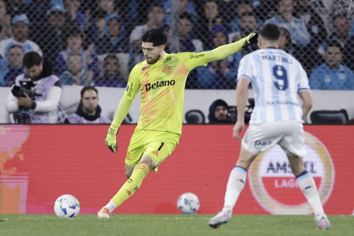 Racing luchó, pero no le alcanzó: empató 0-0 y quedó eliminado de la Libertadores