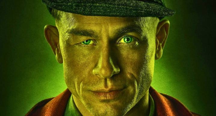 El ojo vago de Ed Gein y cómo se replicó en Monstruo: La historia de Ed Gein
