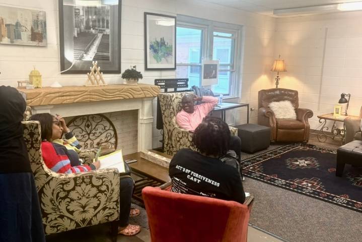 Charlotte woman turns pain into purpose with revamped stage play