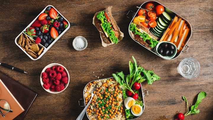 8 healthy lunchbox foods for work or school: Breakfast, lunch & snack ideas