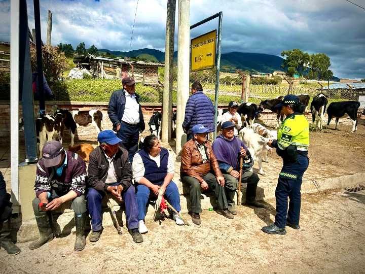 Realizan actividad preventiva en Plaza de Mercado de Jongovito