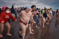 Cold-water immersion may offer health benefits -