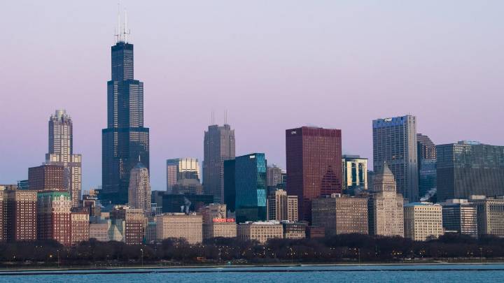 Chicago warms up after chilly 45° low, but not by much