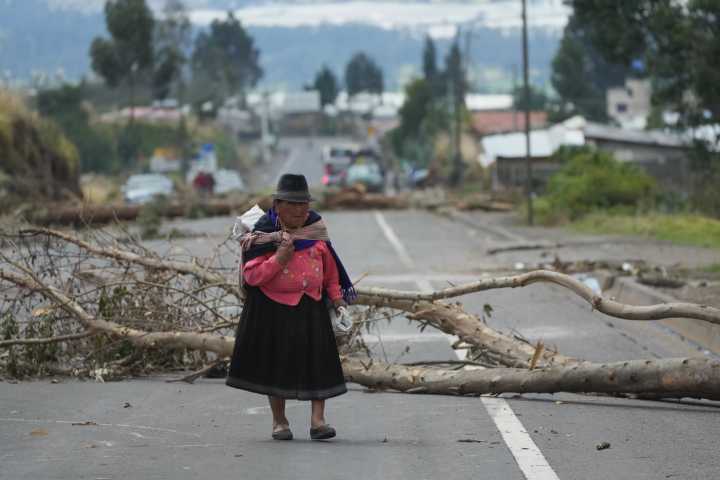 AP Explica: El paro indígena de 18 días que disparó la tensión social en Ecuador