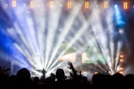 ‘En la cola, el silencio es tu mejor compañía’: la nueva campaña de las discotecas para reducir el ruido