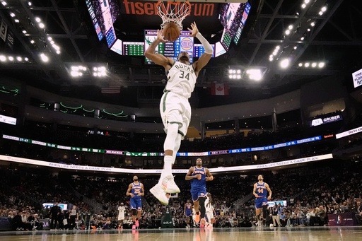 Bucks remontan para vencer 121-111 a Knicks con 37 puntos de Antetokounmpo