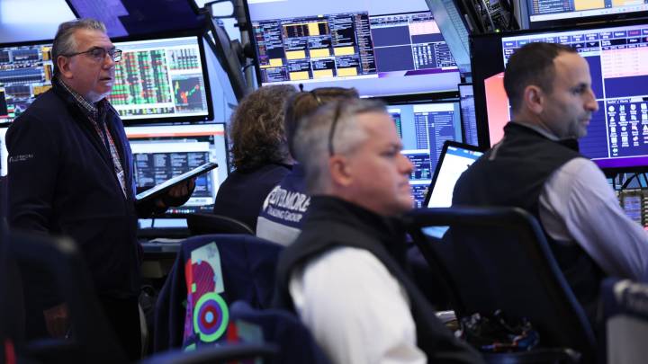 Santoli's Thursday market wrap-up: Stocks pull back from record highs as Wall Street takes a breather