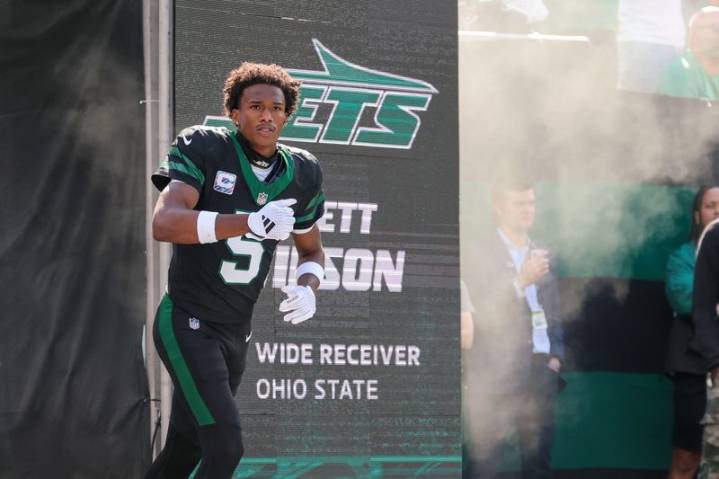 Report: Jets WR Garrett Wilson (knee) avoids 'serious' injury