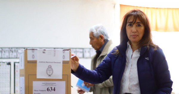 Reyes votó en Río Gallegos y llamó a fortalecer la democracia con participación y transparencia