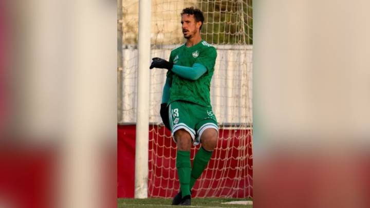Homofobia hacia Alberto Lejárraga, el jugador que protagonizó la primera boda gay del fútbol español