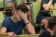 Los españoles, cada vez más retrasados en Matemáticas y Lengua respecto a la OCDE: la distancia se ha triplicado desde la generación de la EGB