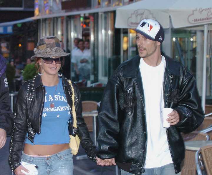 Pop music icon accused by former husband of cheating, calling her ex the night before their wedding