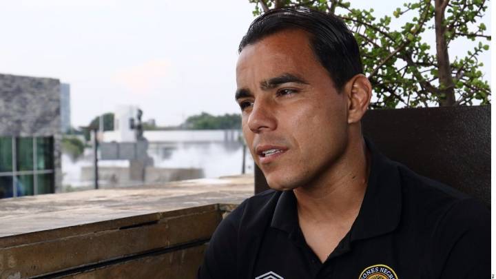 La defensa de Omar Bravo aseguró que este viernes el exjugador saldría caminando libre