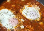 Shakshuka rápida: receta árabe lista en solo 10 minutos