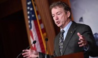 Senador Rand Paul desmiente a Trump sobre ataques en el Caribe
