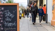 Tras la caída de ventas, comerciantes buscan un alivio en el Día de la Madre