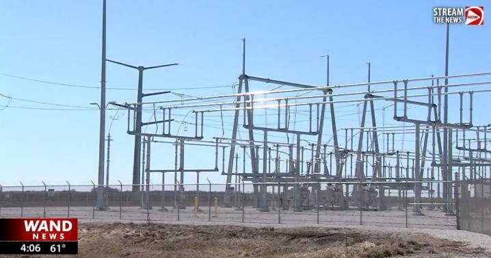 Clean energy advocates, manufacturers argue over massive energy plan