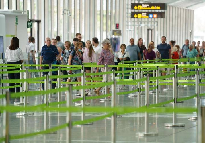 30 detenidos y 21 investigados por robar en las maletas de pasajeros de Tenerife Sur