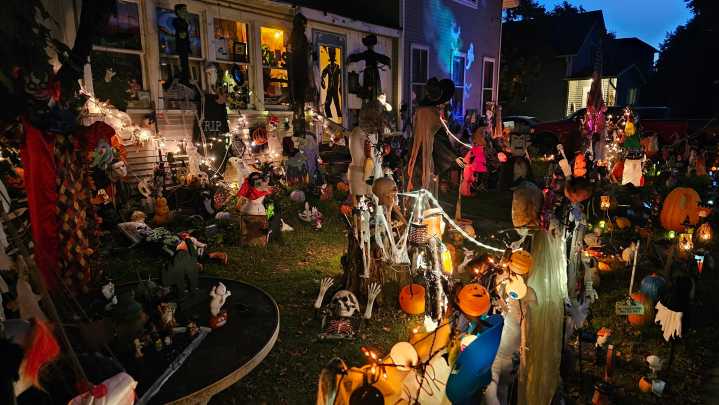 Got Halloween decorations in the Wausau area? We want to…