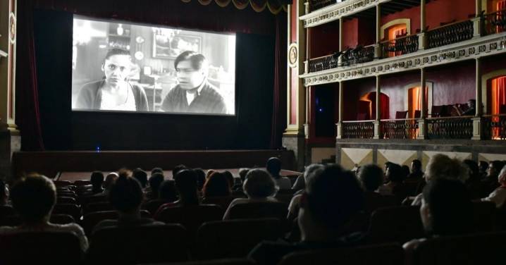Concluye Cultura Colima funciones gratuitas de cine mexicano en el Teatro Hidalgo