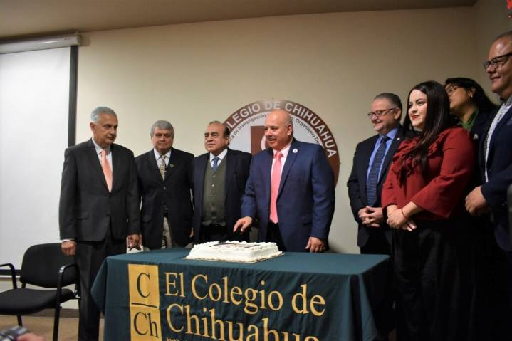 Participa Fiscal Carlos Salas en celebración del 20 aniversario del Colegio de Chihuahua
