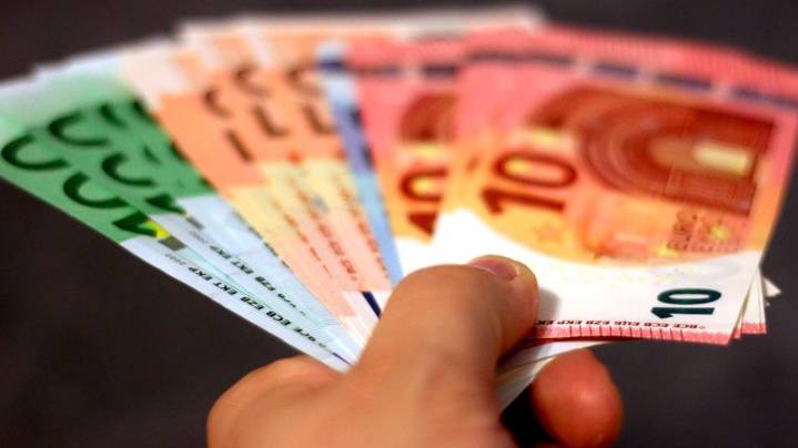 Euro hoy y euro blue hoy, EN VIVO: el minuto a minuto de la cotización de este martes 7 de octubre de 2025