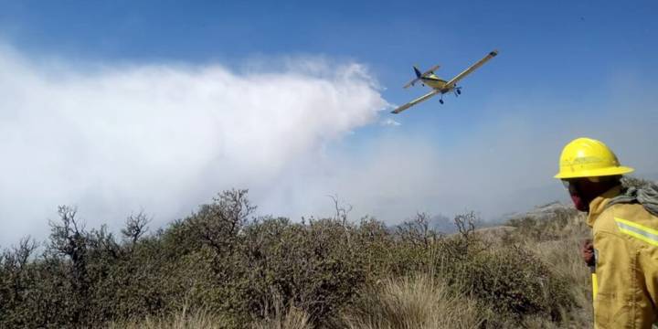 Continúa la alerta en Córdoba por los incendios forestales en Guasapampa: ya es el segundo foco más grande del mes