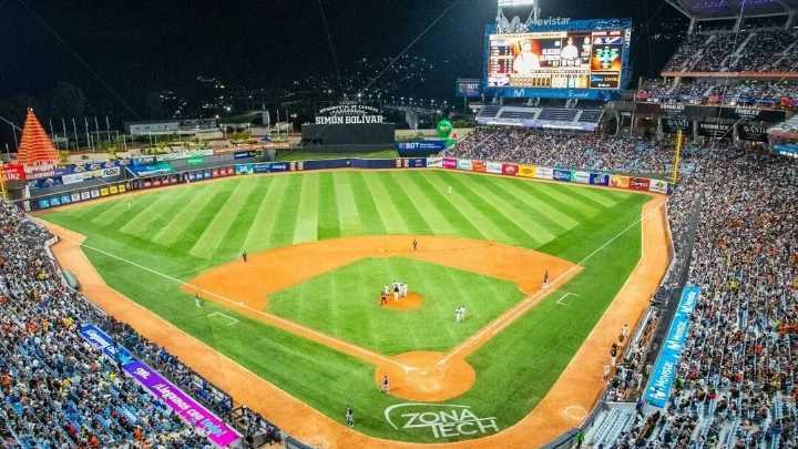 Récord de asistencia en el Monumental con 32 mil fanáticos en el primer Caracas