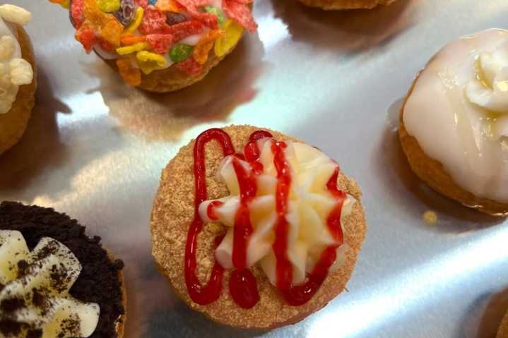 Niky’s Mini Donuts holds grand opening in ...