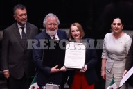 Rinde Encinas protesta  como Embajador ante OEA