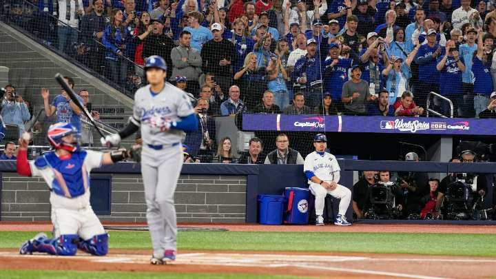 Blue Jays fans give Shohei Ohtani an earful at World Series