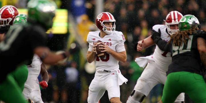 No. 7 Indiana topples No. 3 Oregon 30