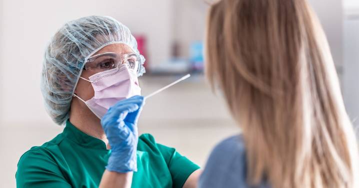 'Wear a mask' warning issued as flu cases rise earlier than expected in UK