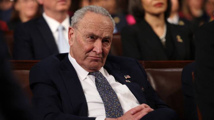 Schumer pide reunirse con Trump para “sentarse a negociar" el fin del cierre de Gobierno